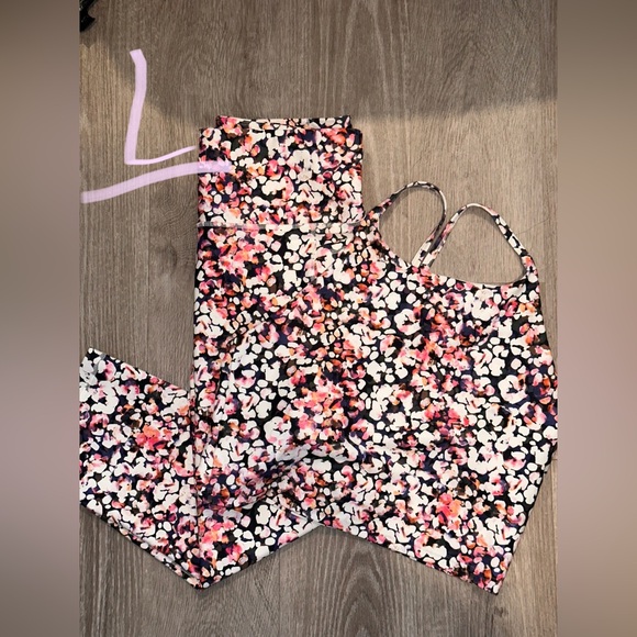 Fabletics workout matching set - Picture 1 of 1